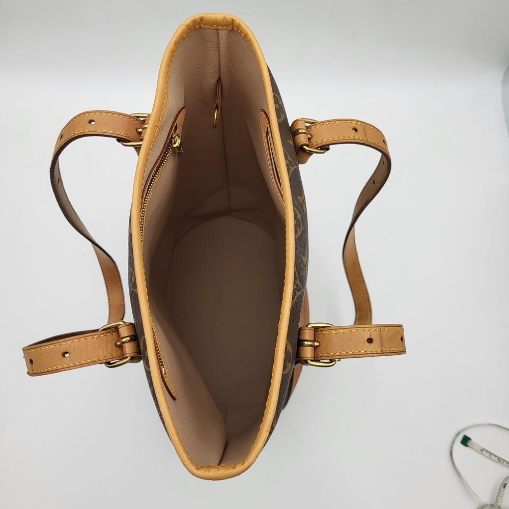 Louis Vuitton Monogram GM Bucket Shoulder Bag, Authentic..!! - Picture 7 of 16